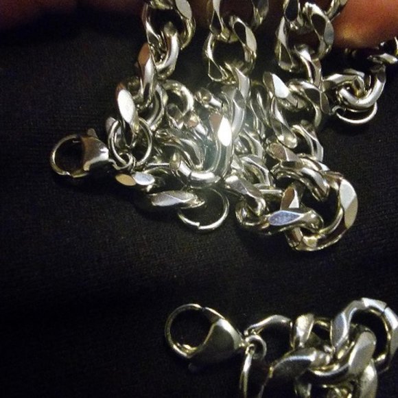 New Big Stainless Cuban Link Steel 11mm Thick Bracelet (Unisex) - Picture 6 of 7